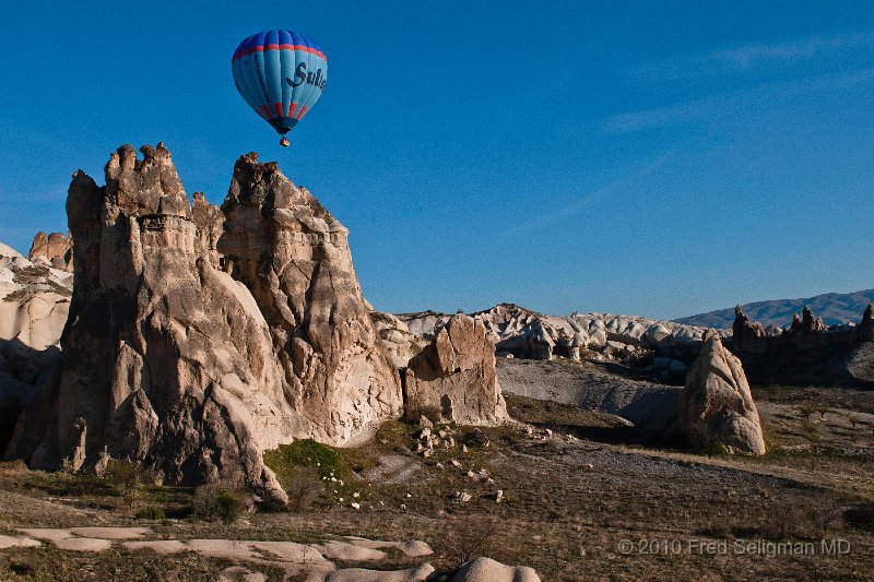 20100405_074105 D300.jpg - Ballooning in Cappadocia